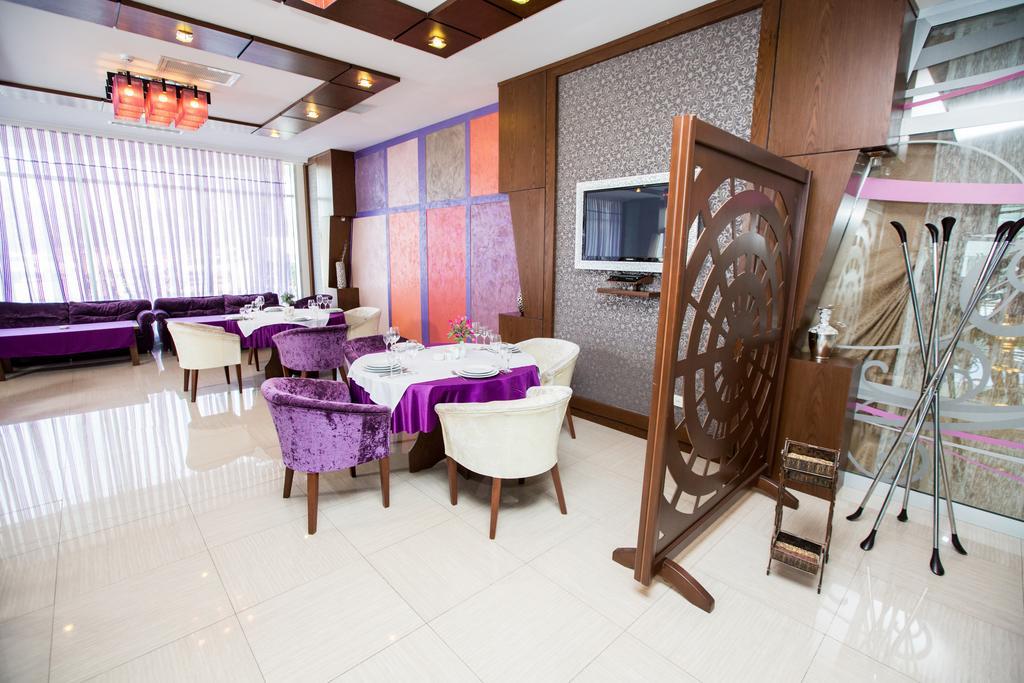 فندق Caspian Business & 5*