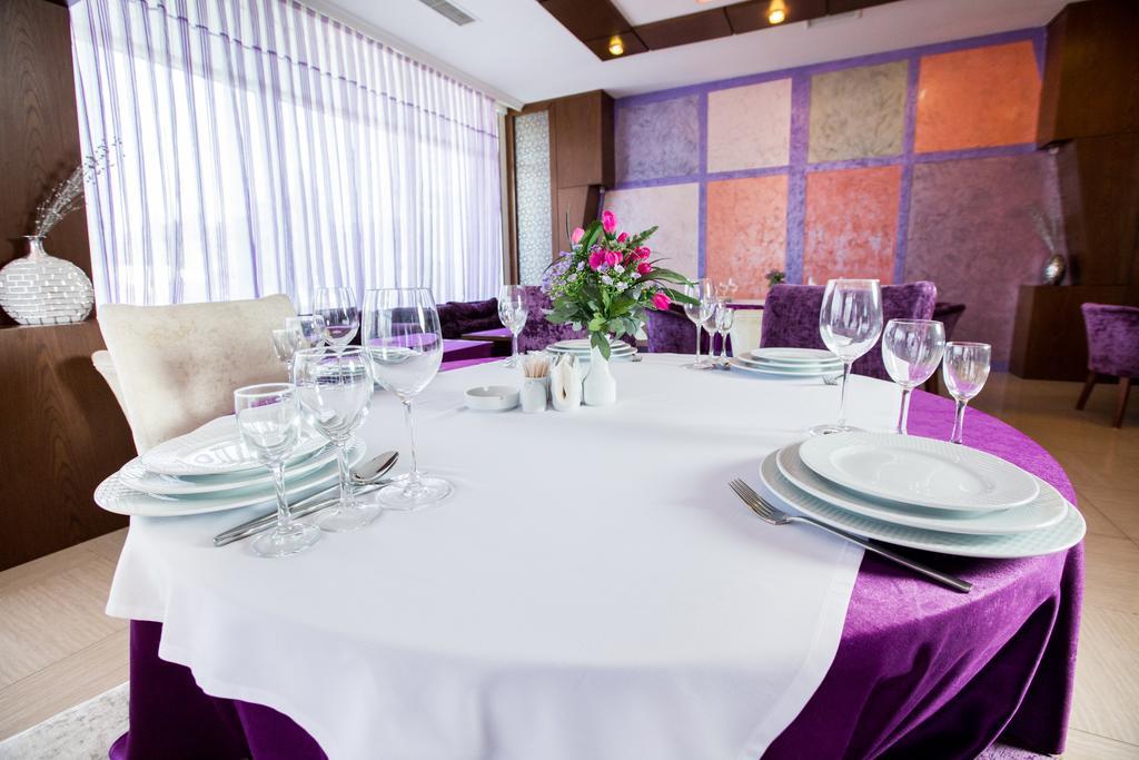 فندق Caspian Business & 5*