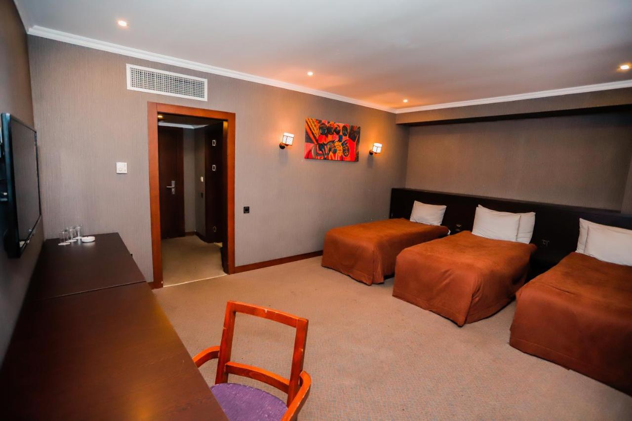 فندق Caspian Business &