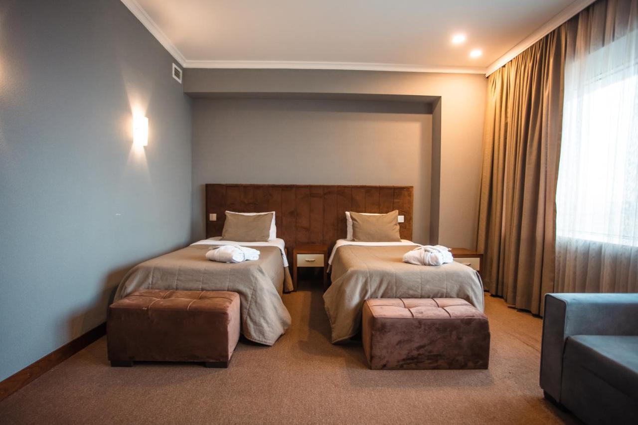 فندق Caspian Business & 5*