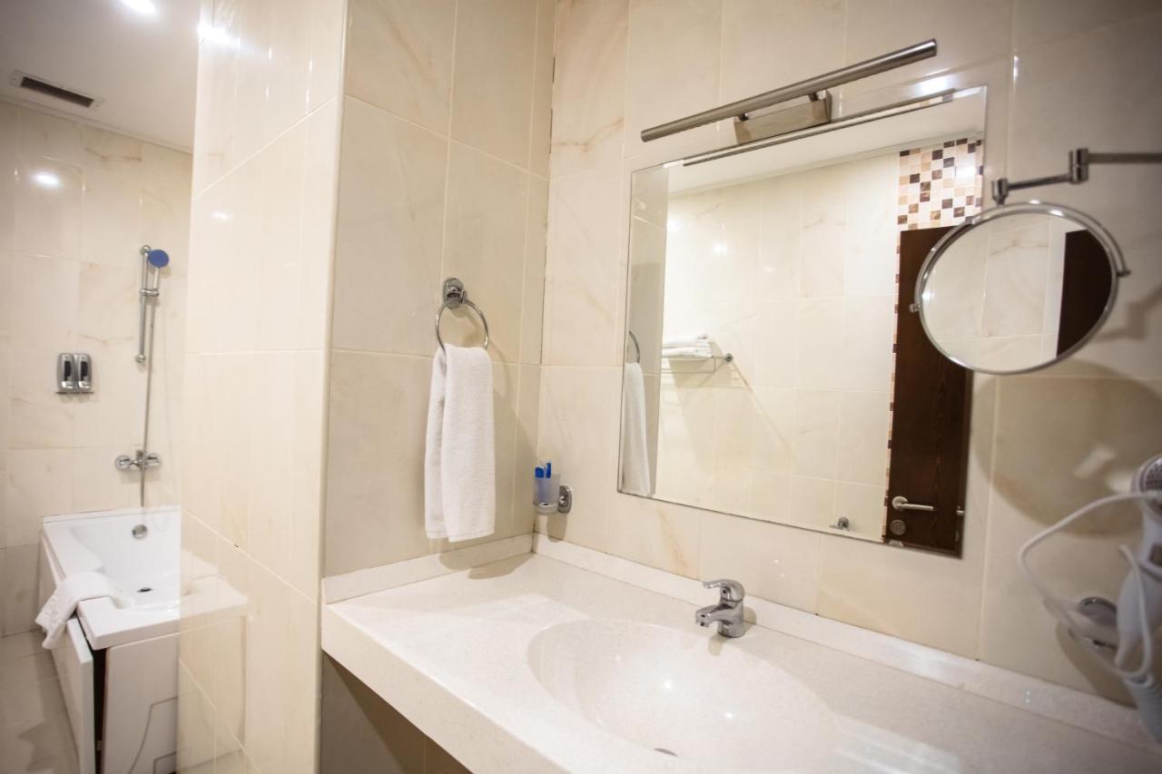 فندق Caspian Business & 5*