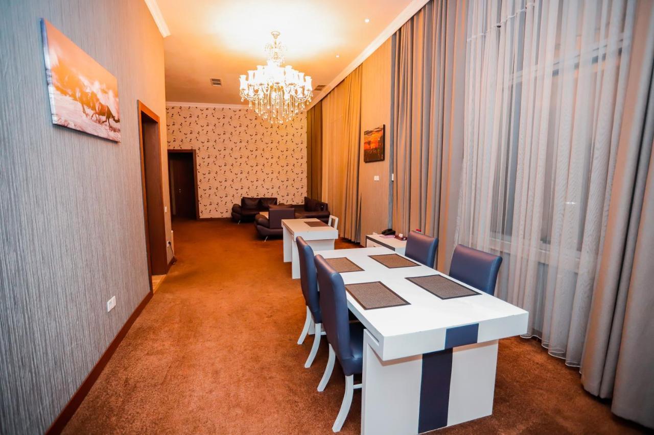 فندق Caspian Business &