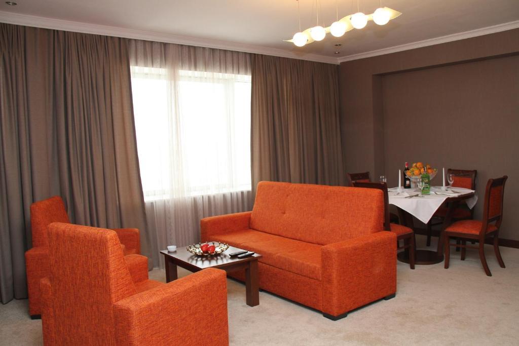 فندق Caspian Business & 5*