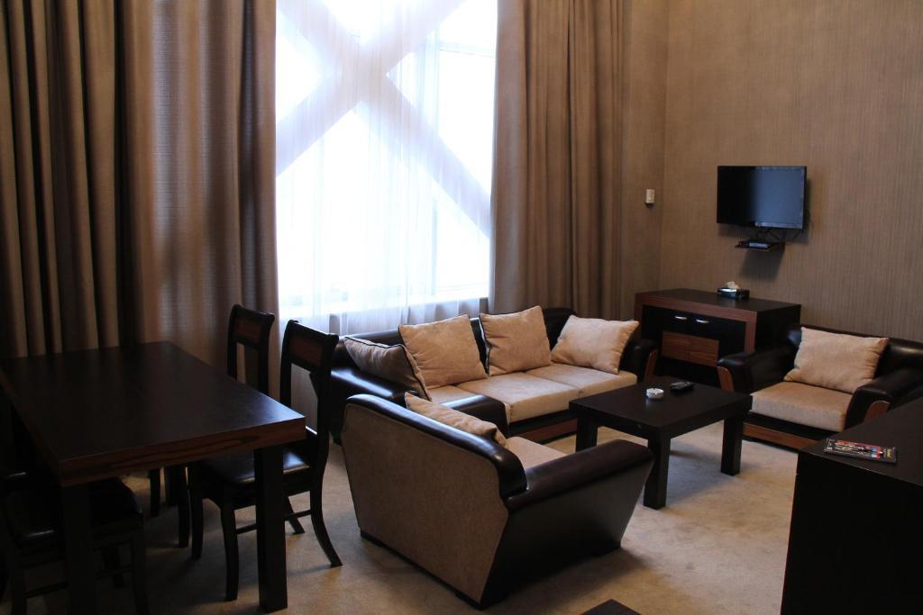 فندق Caspian Business & 5*